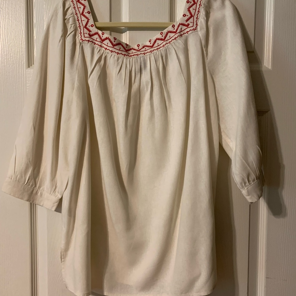 Universal Thread Embroidered Top - Picture 4 of 5